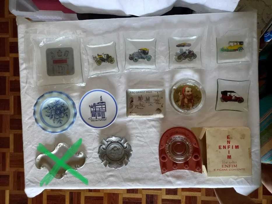 12 Cinzeiros antigos e diversos de colecção