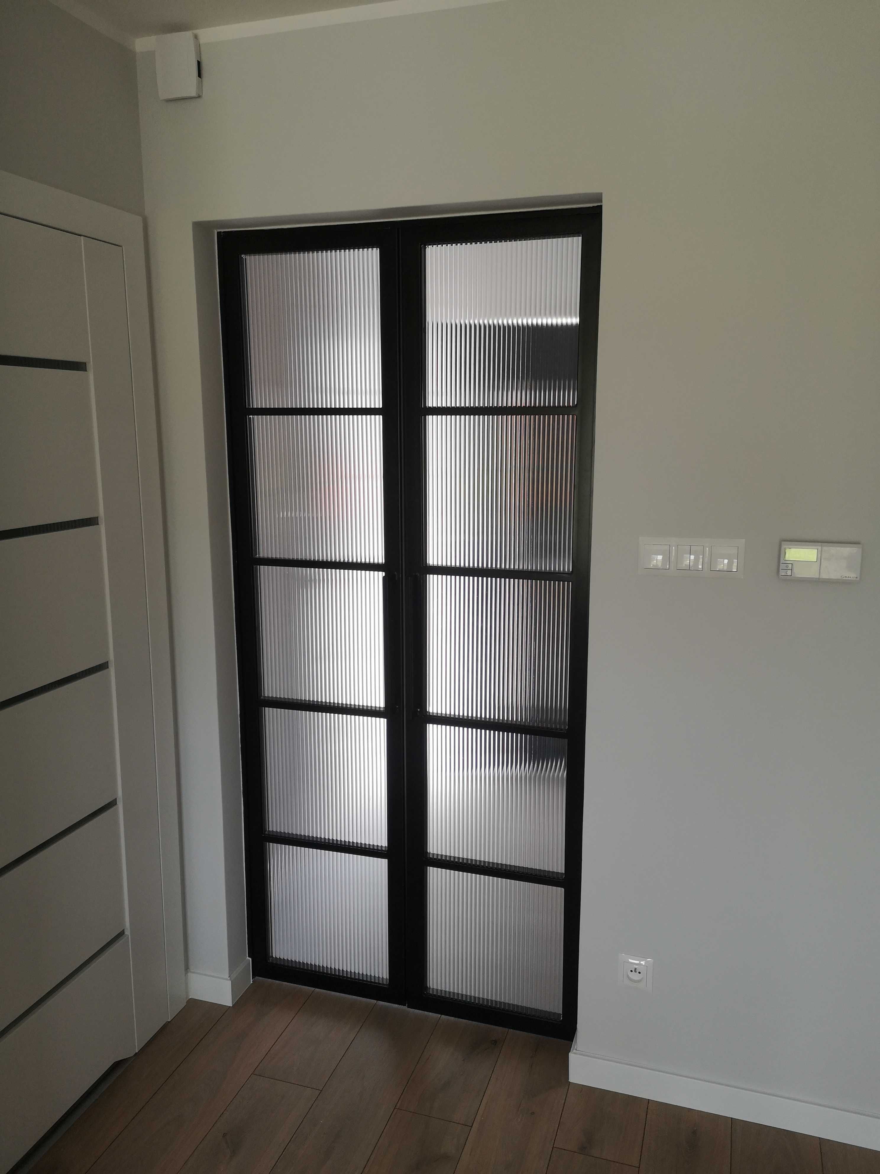 Drzwi loft , ścanki , przeszklenia