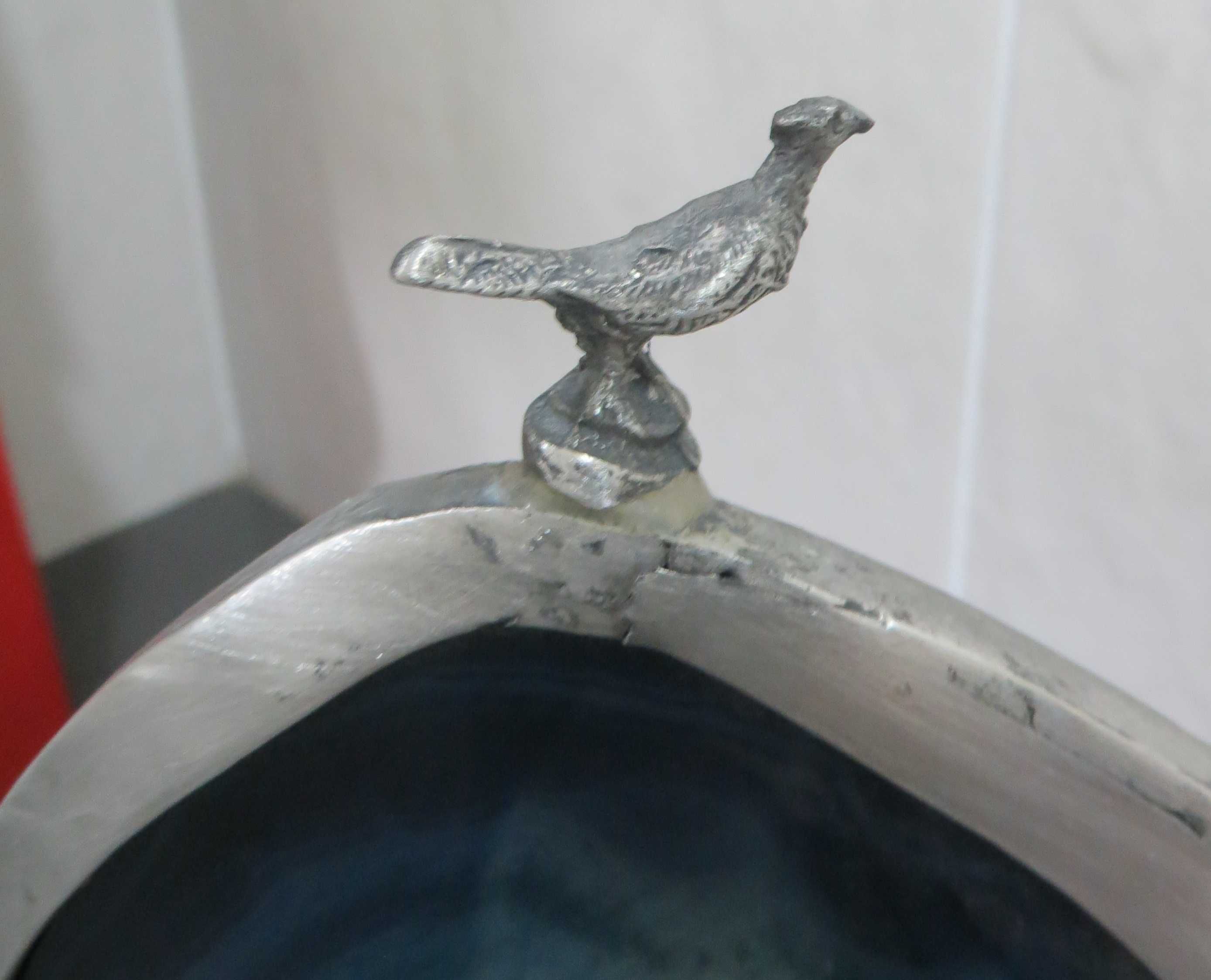 Pedra ágata Azul Mesclada em suporte de estanho, Medida: Altura: 23 cm