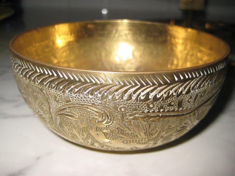 Taça latão trabalhada, anos 60, nunca usada