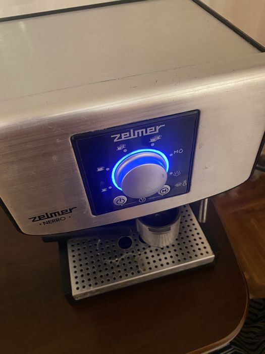 Кавоварка Zelmer Nerro цілу потребує ремонту