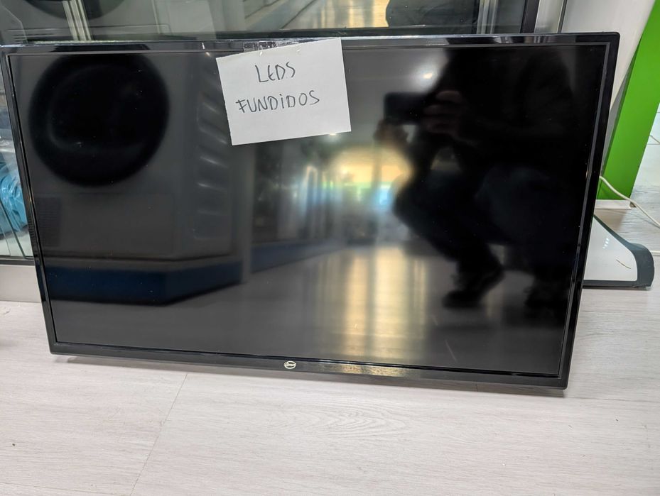 TV eSmart MiDE3219 - LEDs fundidos