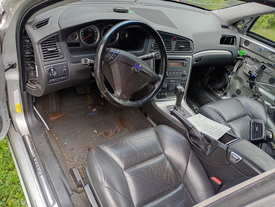 Volvo V70 2005 r. 2.4 d części