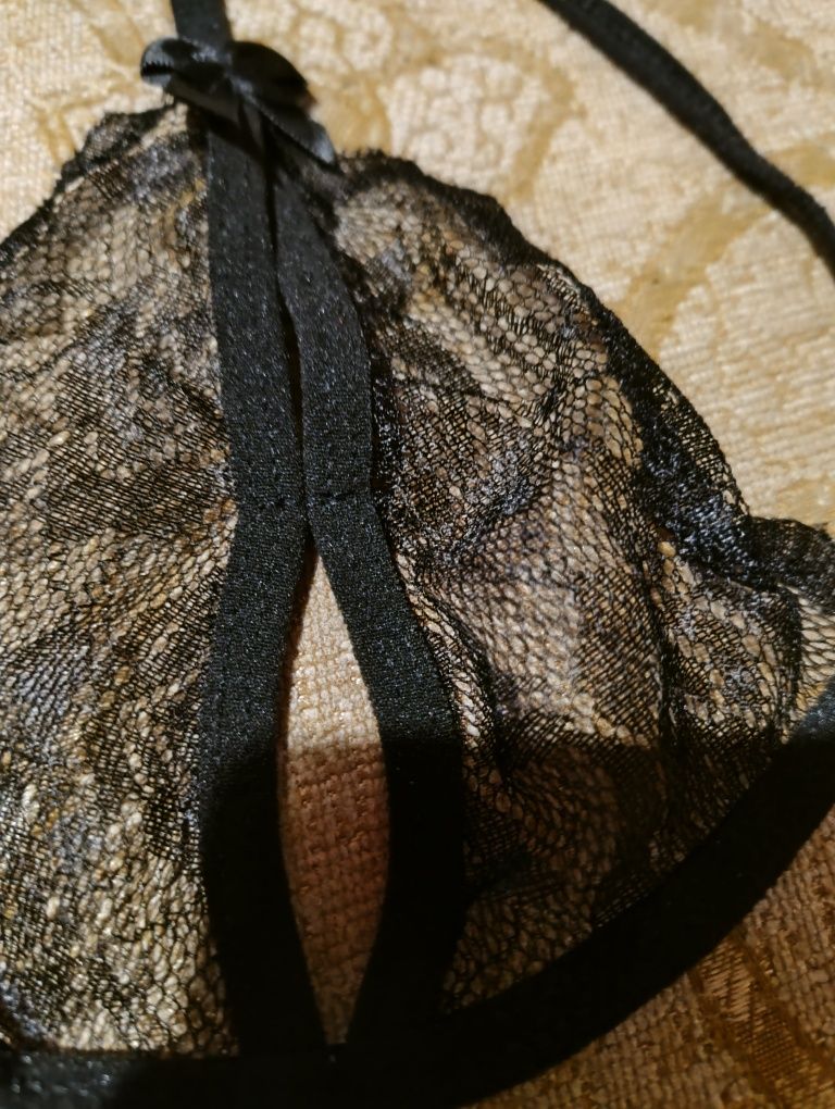 Staniczek sexi plus stringi + stringi gratis  nowe tylko rozpakowane