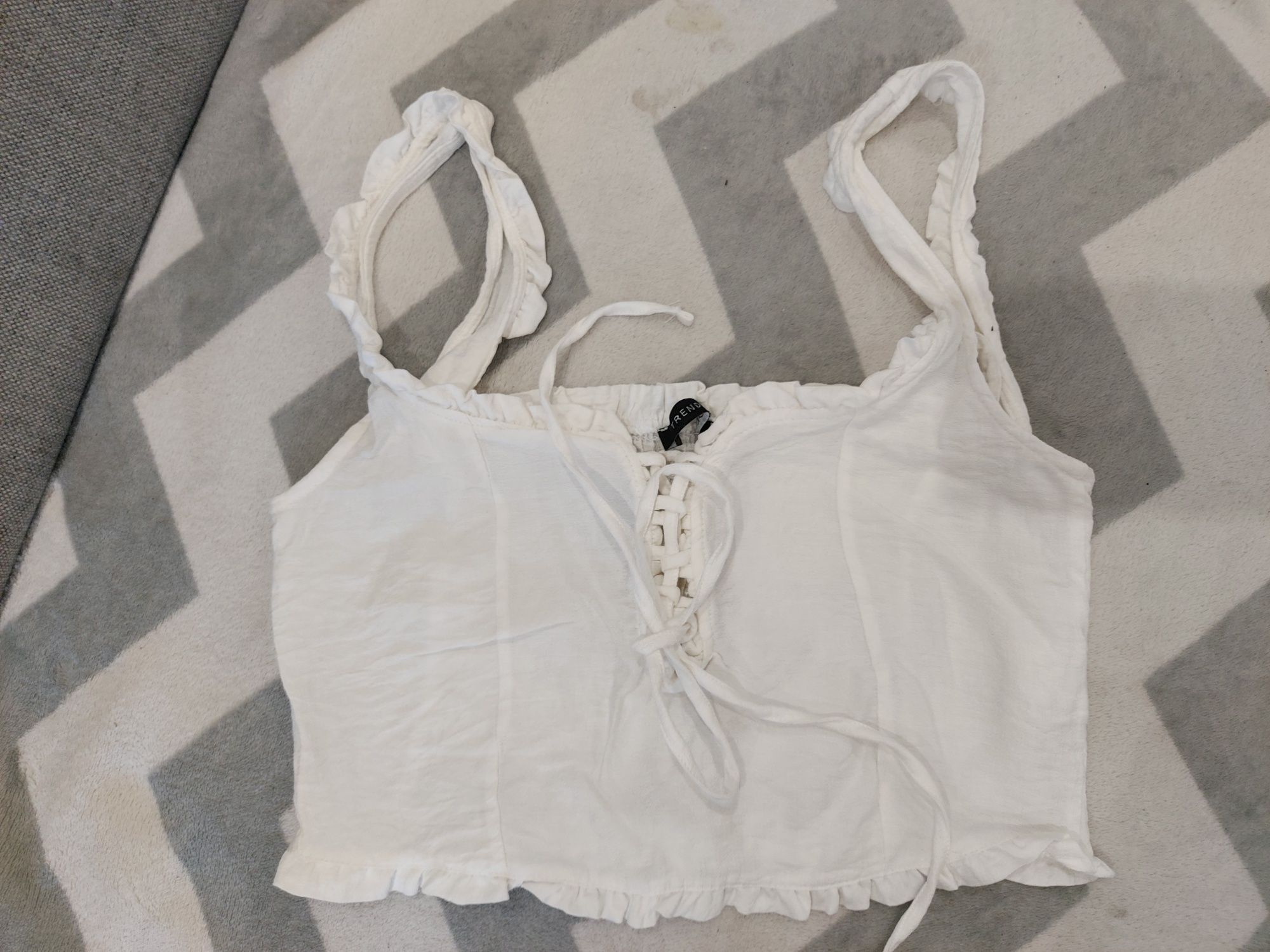 Bluzeczka crop top