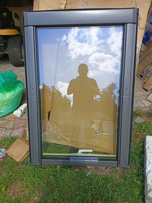 Okna dachowe NOWE filmy Roto 98x78 z kolnierzem do blachodachowki