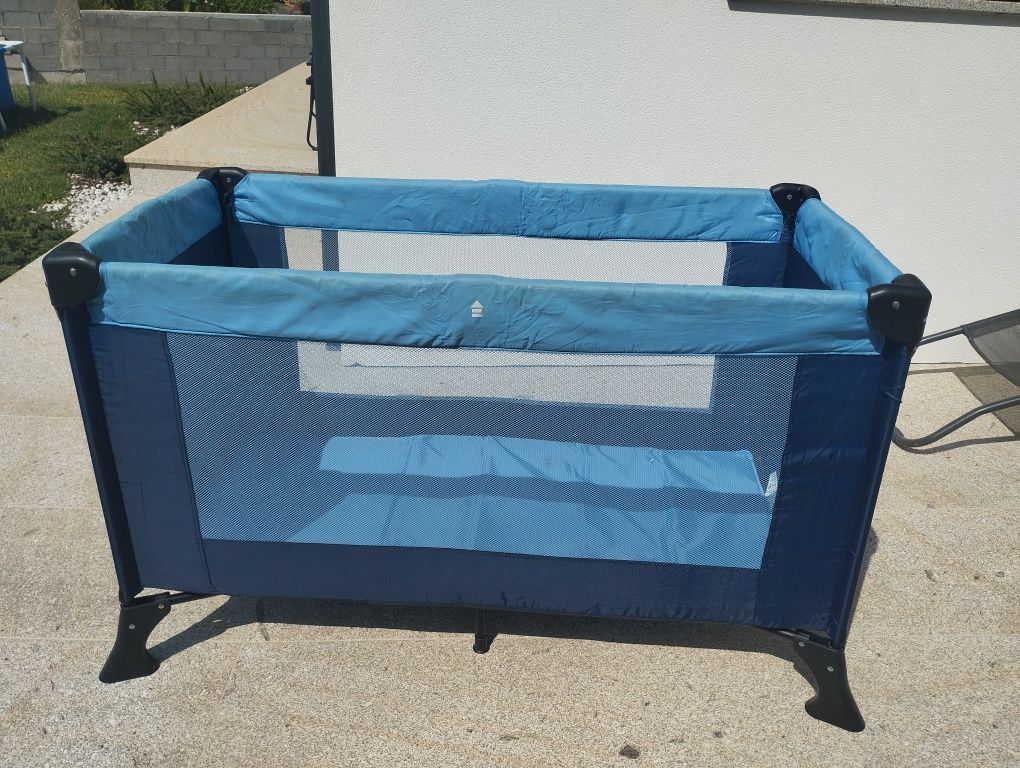 Cama de viagem dobrável