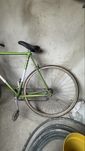 Bicicleta de ciclismo antiga urgente