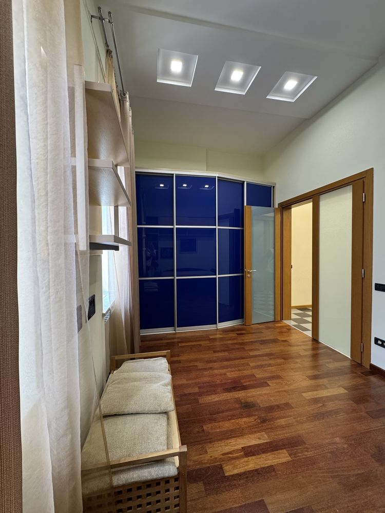 Продаю 4 комн. квартиру 140м2 ул.Сумская, 122 с автоном.отоплением