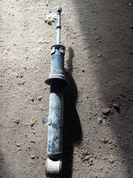 Задние амортизаторы и передняя стойка на хонду цивик 2002-2006 год