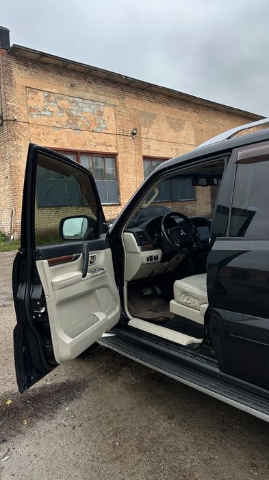 Mitsubishi Pajero wagon 4 3.0 газ/бенз