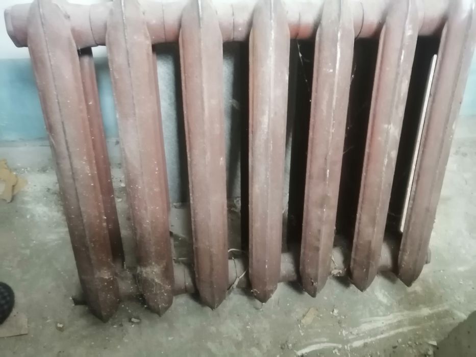 Чавунна батарея радянського виробництва.