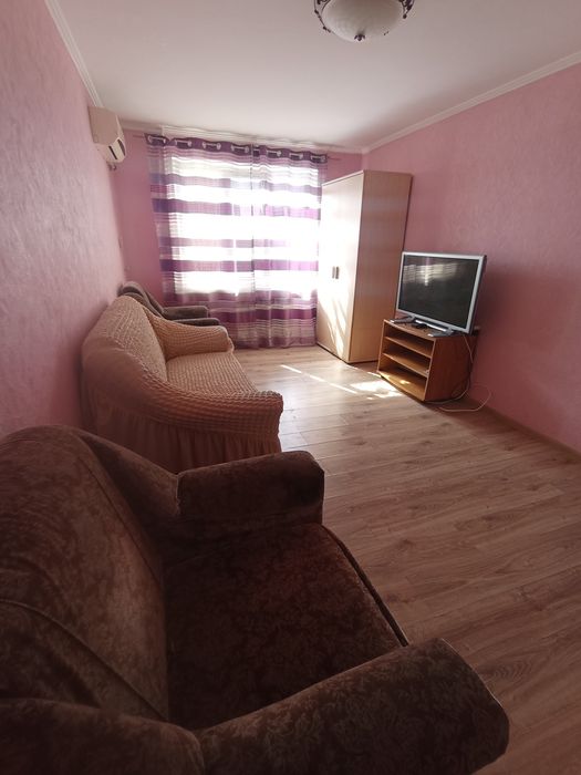 Оболонь , 2-кім. вул Героїв Азова,7 погодинно 600, подобово