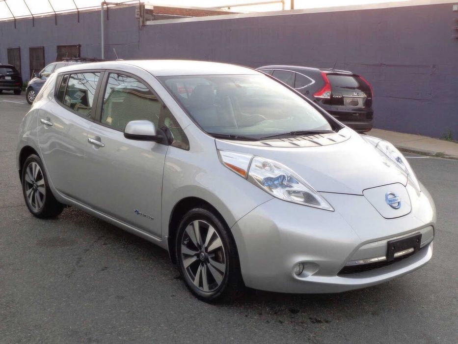 Nissan LEAF SL      2017