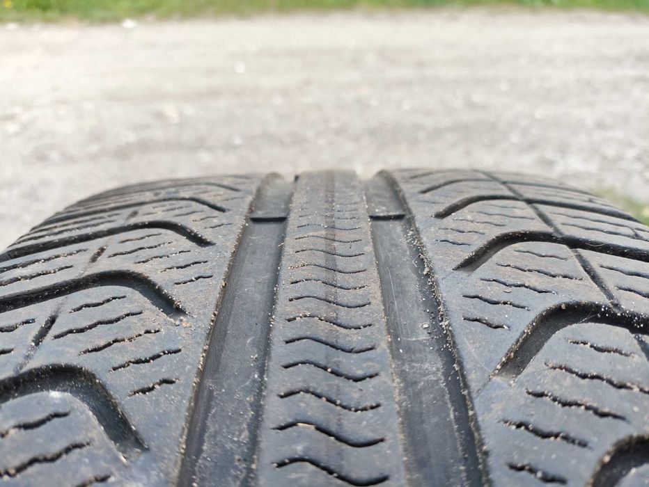 Pirelli all season cinturato plus 225/40/18