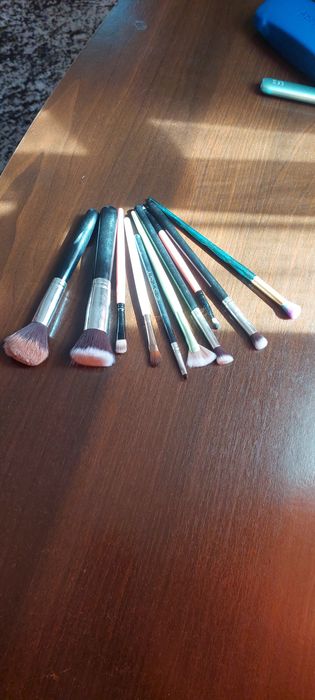 Продам пензлі для макіяжу.