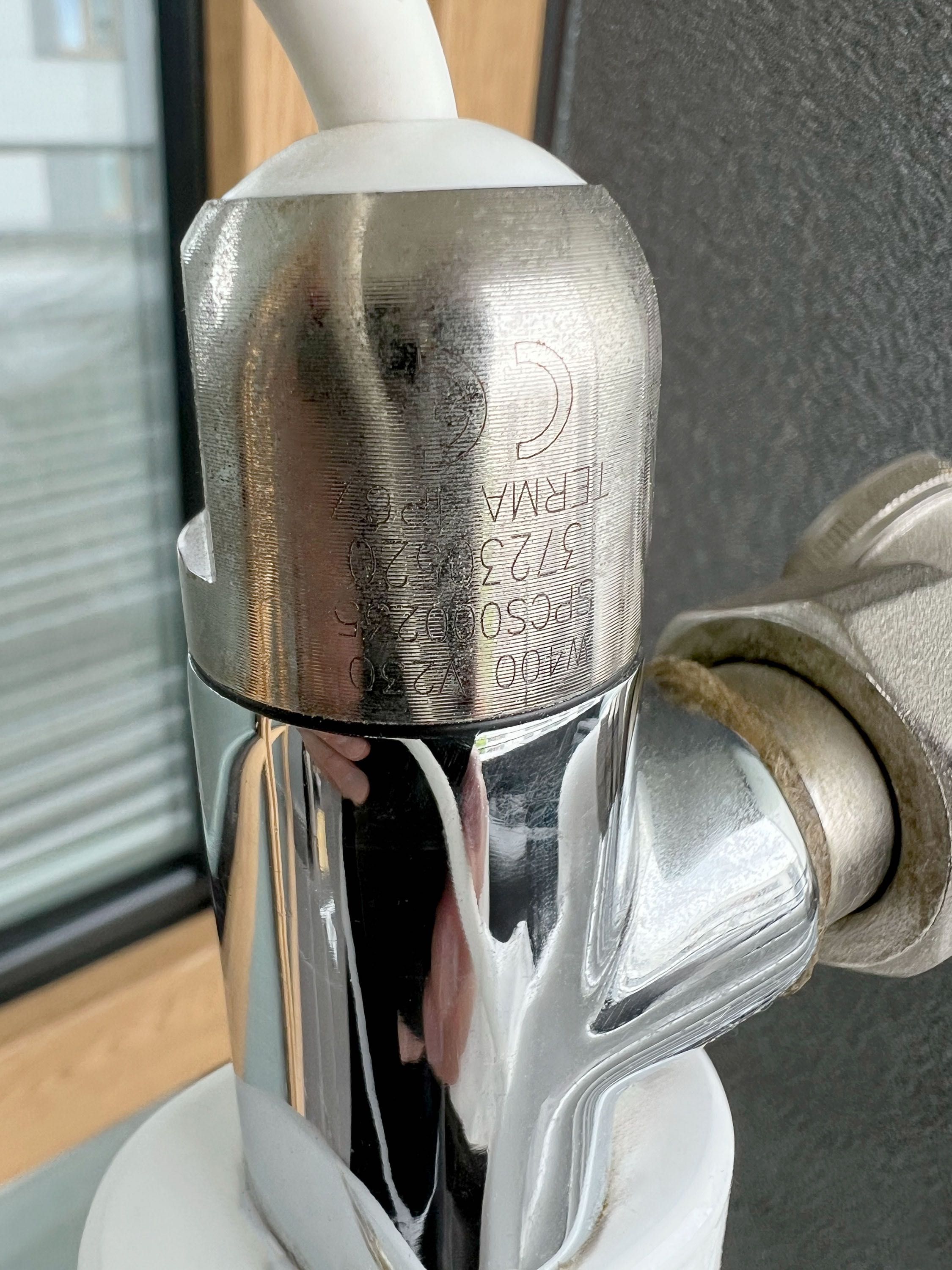 Grzejnik łazienkowy 120×65 cm, z zaworami, głowicą Danfoss i grzałką