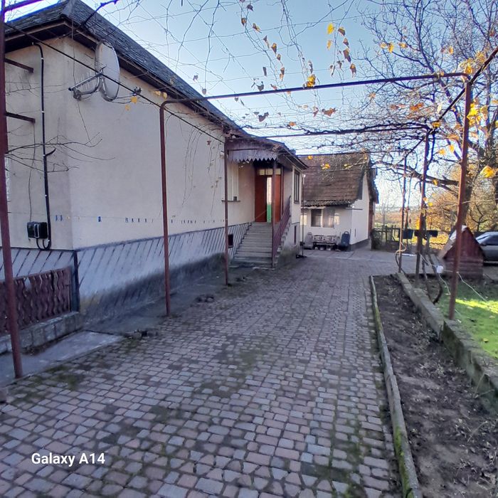 Біля поста гаї по центральній дорозі