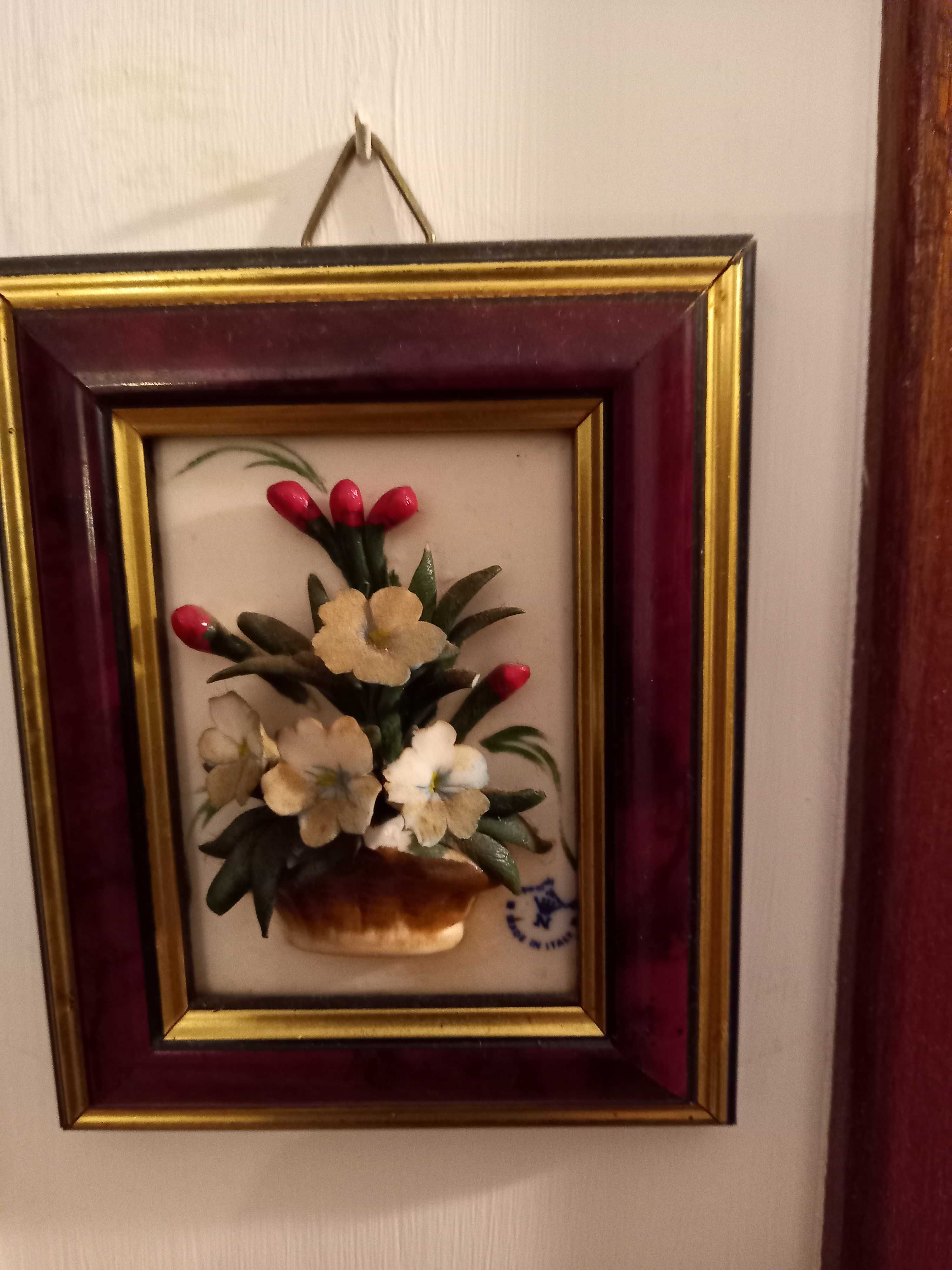 Quadros com rosas e pássaros em porcelana artesanal