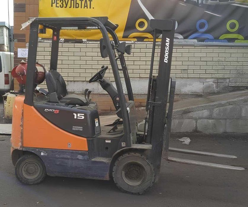 Навантажувач вилковий Doosan G15S-5 газ, в/п 1,5т, мачта 3,3 м