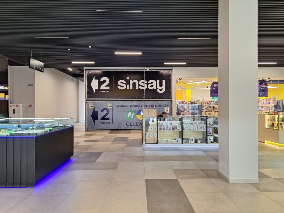 Вигідна оренда приміщень, площі під острівець в ТЦ MAC WAY м Яворів