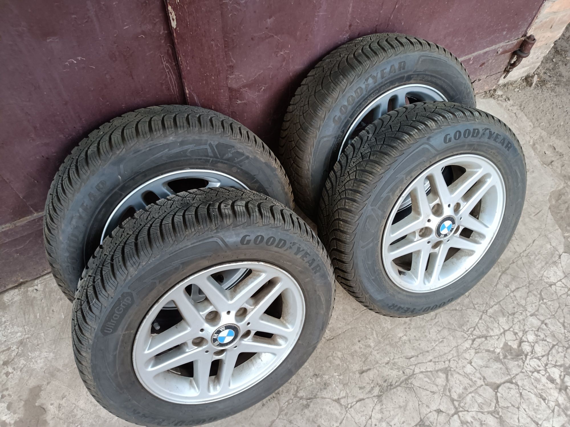 Колеса bmw 195х65х15 Goodyear Ultragrip