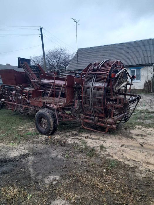 Картопляний комбайн ККУ-2