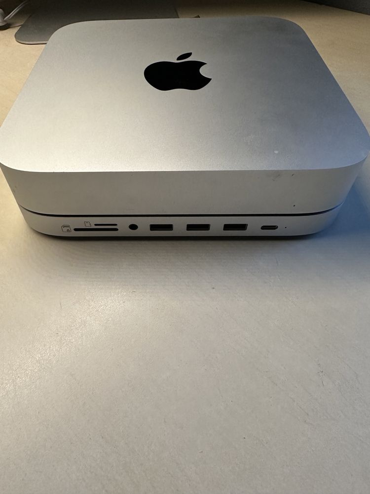 Apple Mac mini M1, 8GB / 256GB + HUB + Magic Mouse + Apple Keyboard