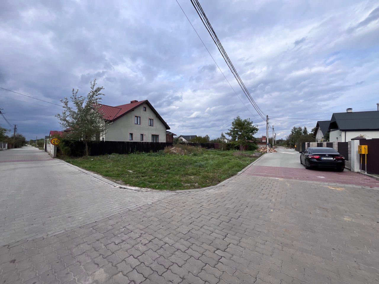 Продаж ділянки в передмісті Львова в с. Рясне - Руське
