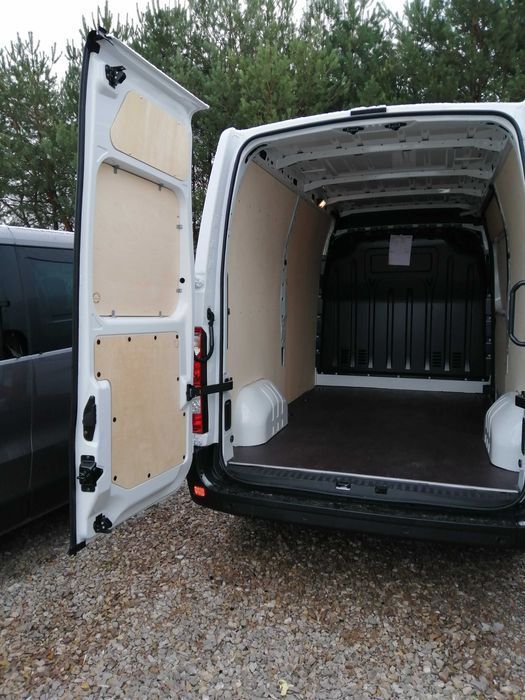 Zabudowa paki busa dostawczego Opel Movano L2