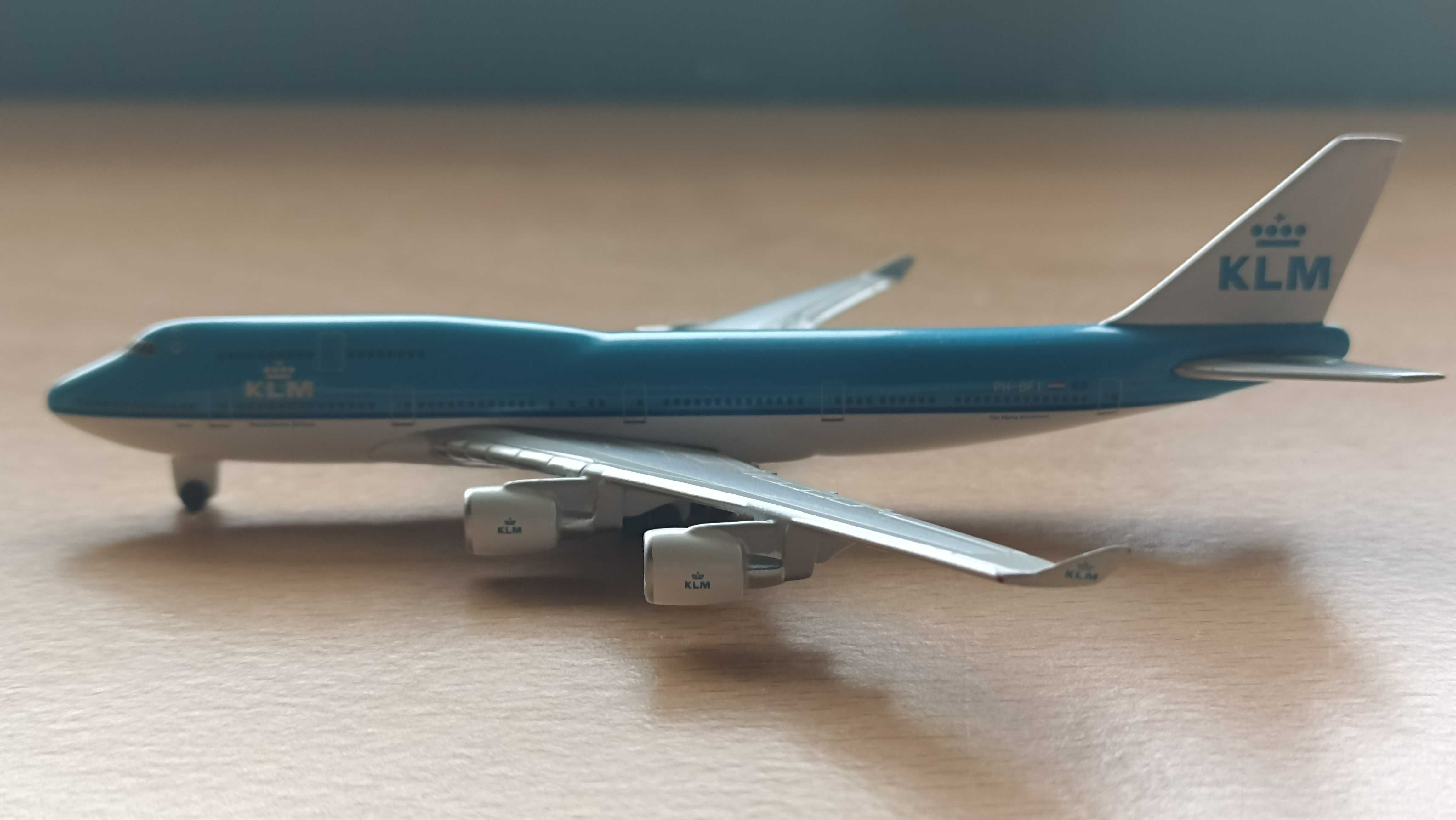 Avião em miniatura KLM Boeing 747-400 Magic 1:600