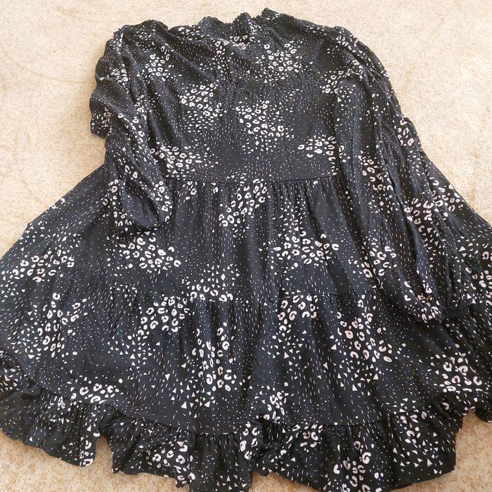 Продам речі 54-56р дшя красової принцеси