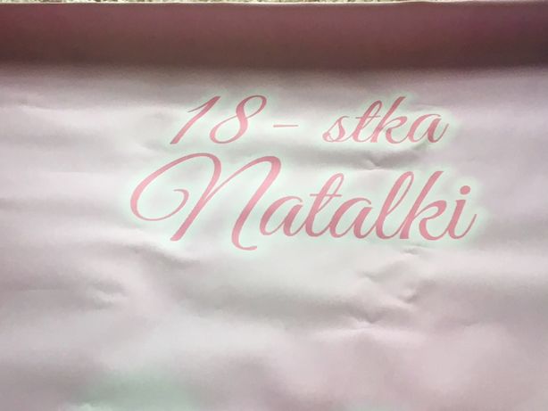 ścianka fotograficzna do robienia zdjęć z napisem 18-tka Natalki