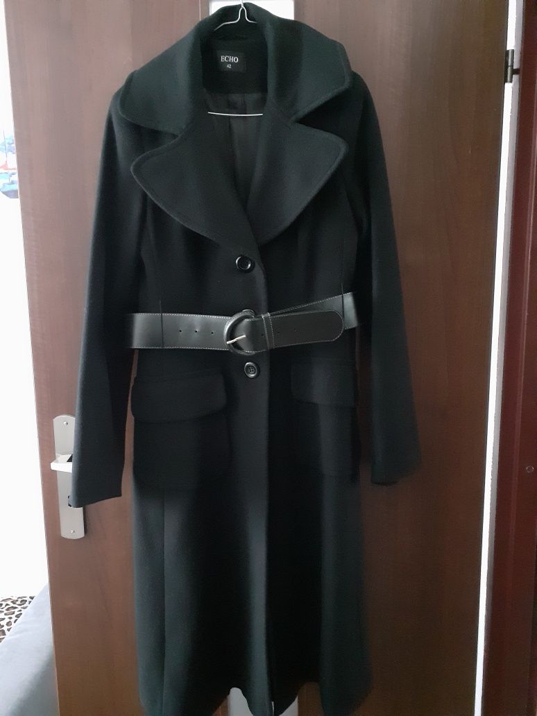 Czarny Płaszcz z paskiem