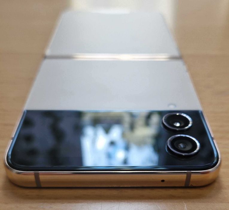 Smartfon Samsung Z Flip 4 128 GB Różowe Złoto
