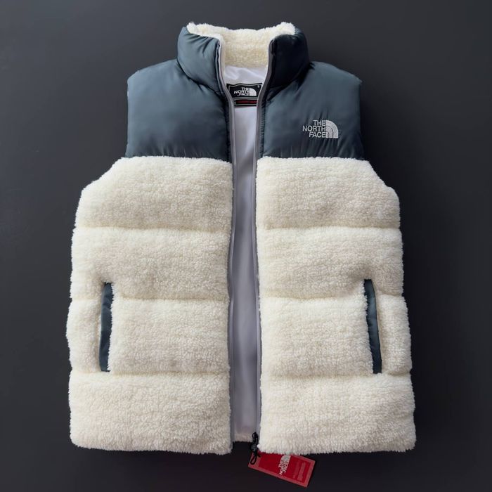 Біло сірий теплий жилет на осінь зиму мужской жилет