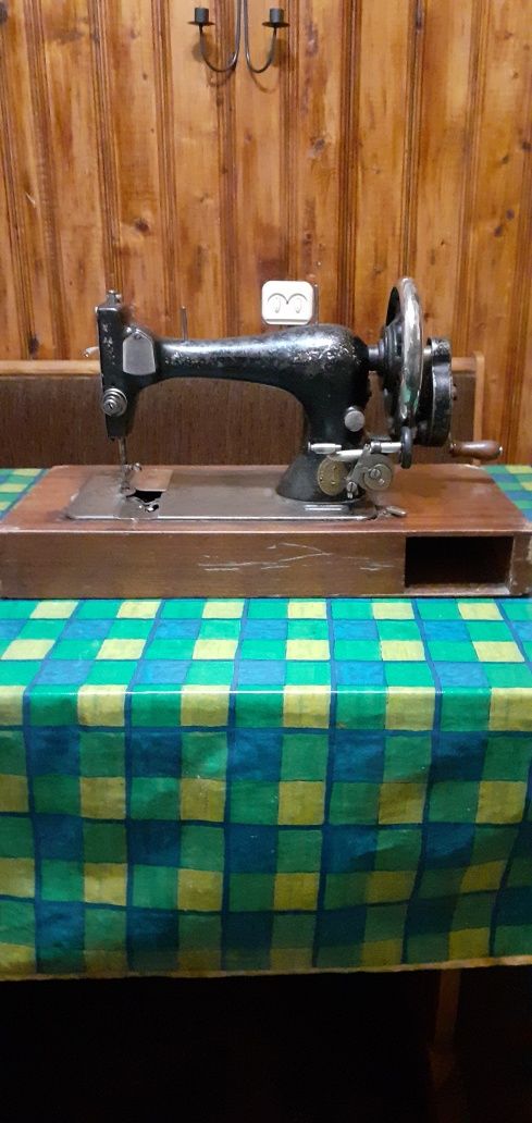 Швейная машинка SINGER MANFG.CO
