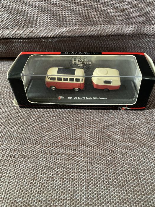 Модель Volkswagen Bus T1 Samba W/Caravan 1:87