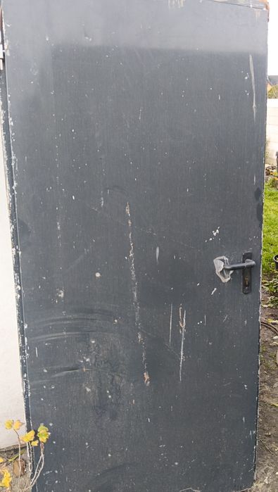 Drzwi na budowę z ramą