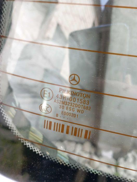 Szyba tylna klapa bagażnika Mercedes B160