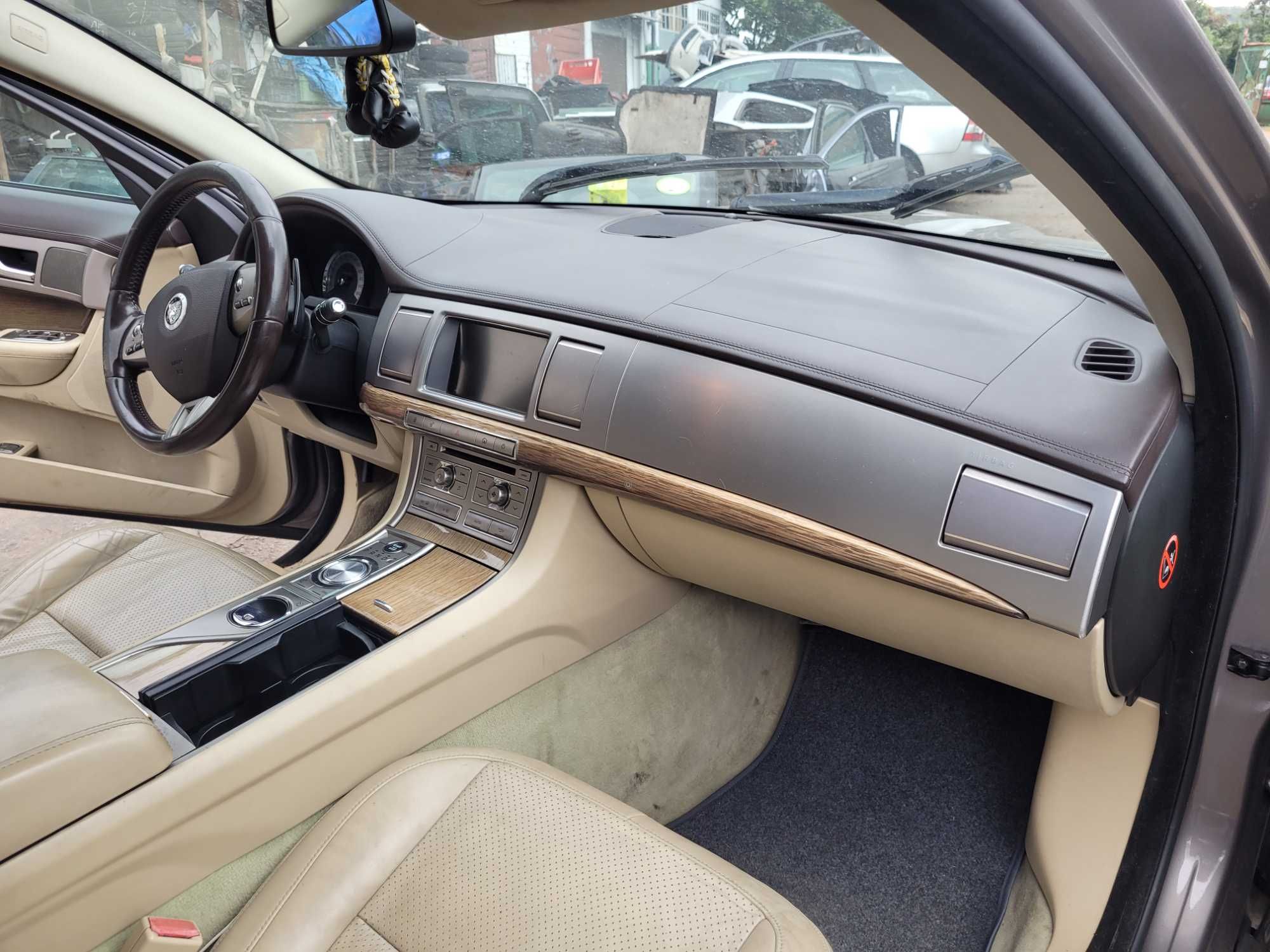 Jaguar XF 2,7 Diesel 2008 rok automat uszkodzony,  silnik ok!