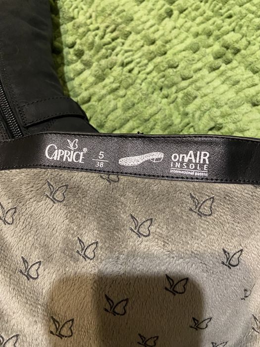 Чоботи жіночі Caprice 38 нубук