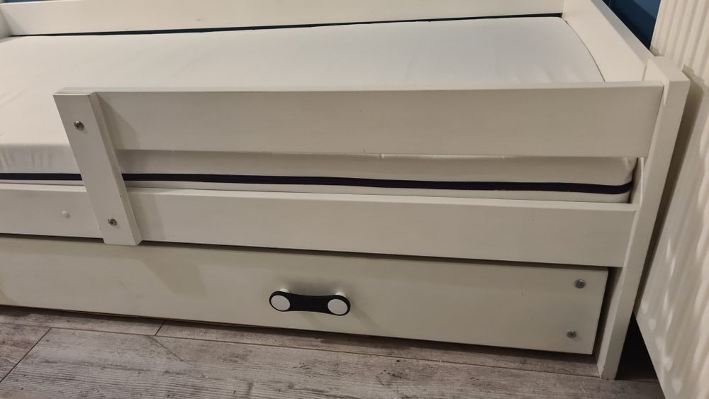 Łóżko dziecięce z szufladą i barierką. 80x160. Materac z pokrowcem wod