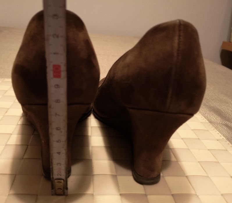 Buty eleganckie na koturnie czółenka brązowe 38 skóra