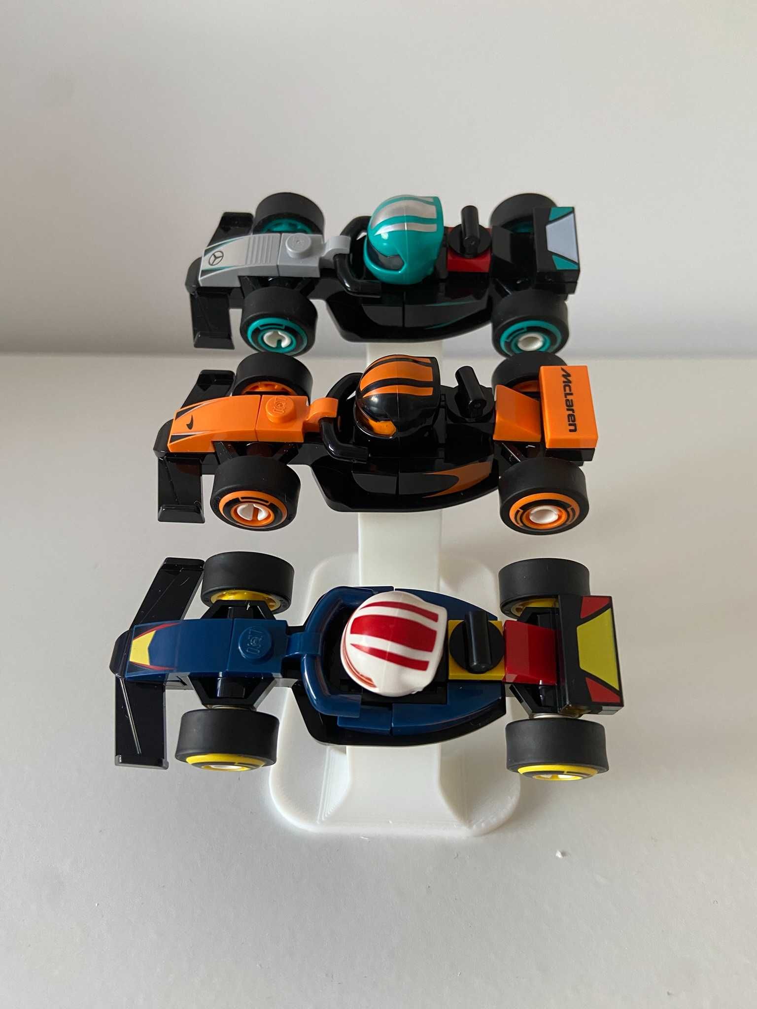 Suporte para 3 mini carros de F1 LEGO - Preto ou Branco
