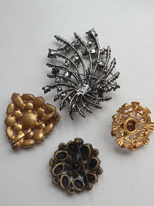 Продам вінтажні брошки