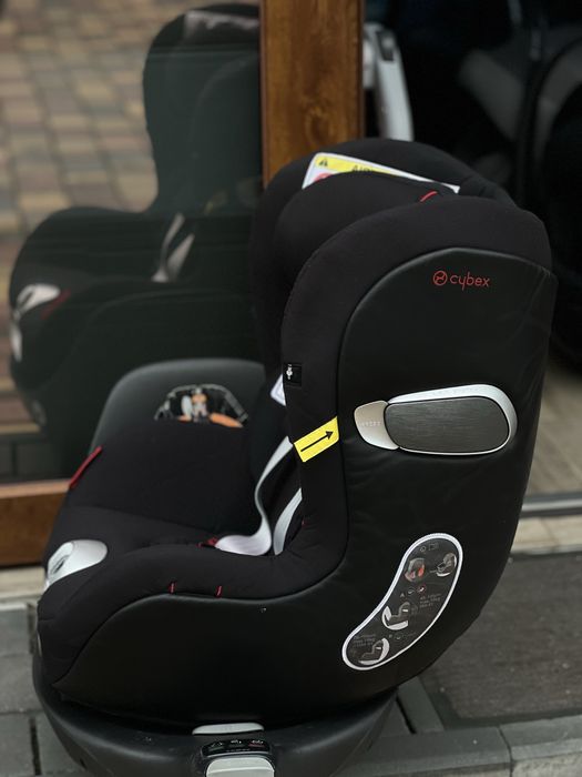 Автокрісло Cybex Sirona Z i Size Ferrari