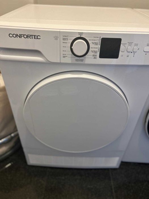 Máquina de secar roupas