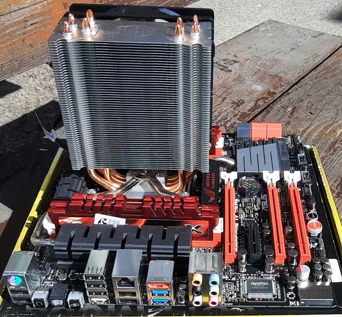 i7 3960X + Asus Rampage IV Gene + DDR3-2133MHz 16Gb