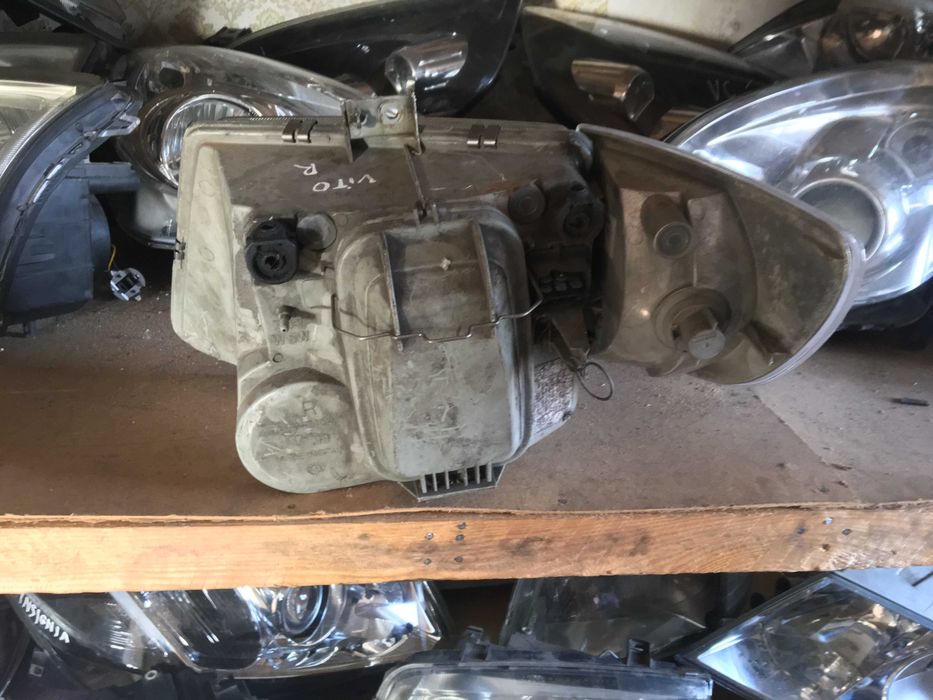 Фара права Mercedes Vito w638